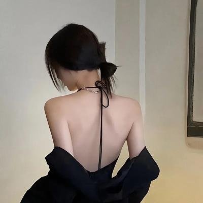 扬眉女导甘比茵